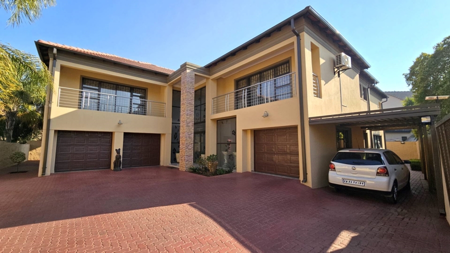 5 Bedroom Property for Sale in Melodie North West